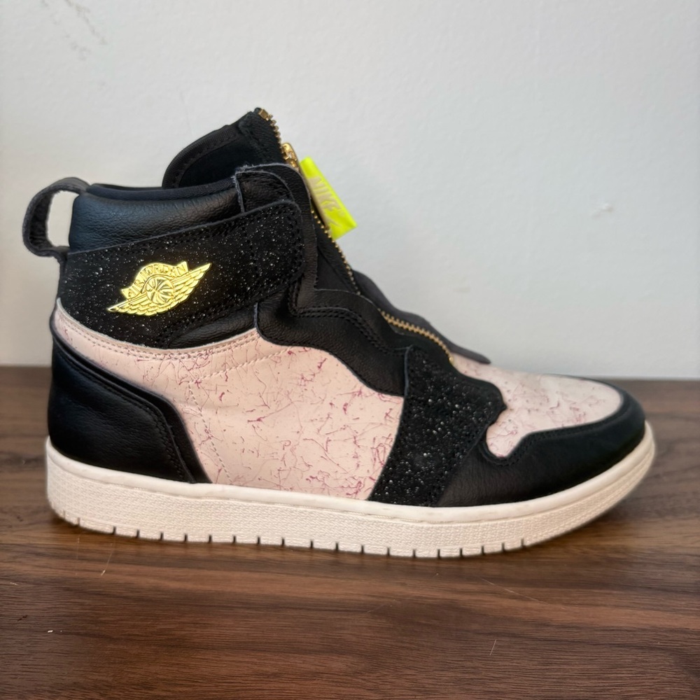 Nike Air Jordan 1 High Zip Womens 8.5 Black Metallic Gold Phantom Pink Fashion
